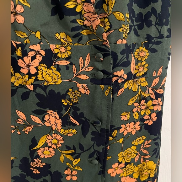 Nanette Lepore dress Size 2 floral pattern and ruffle bottom - Picture 5 of 8